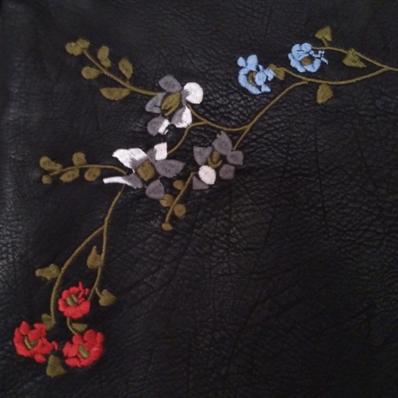 NWT Black Leather Skirt with Embossed Flowers - Picture 3 of 5